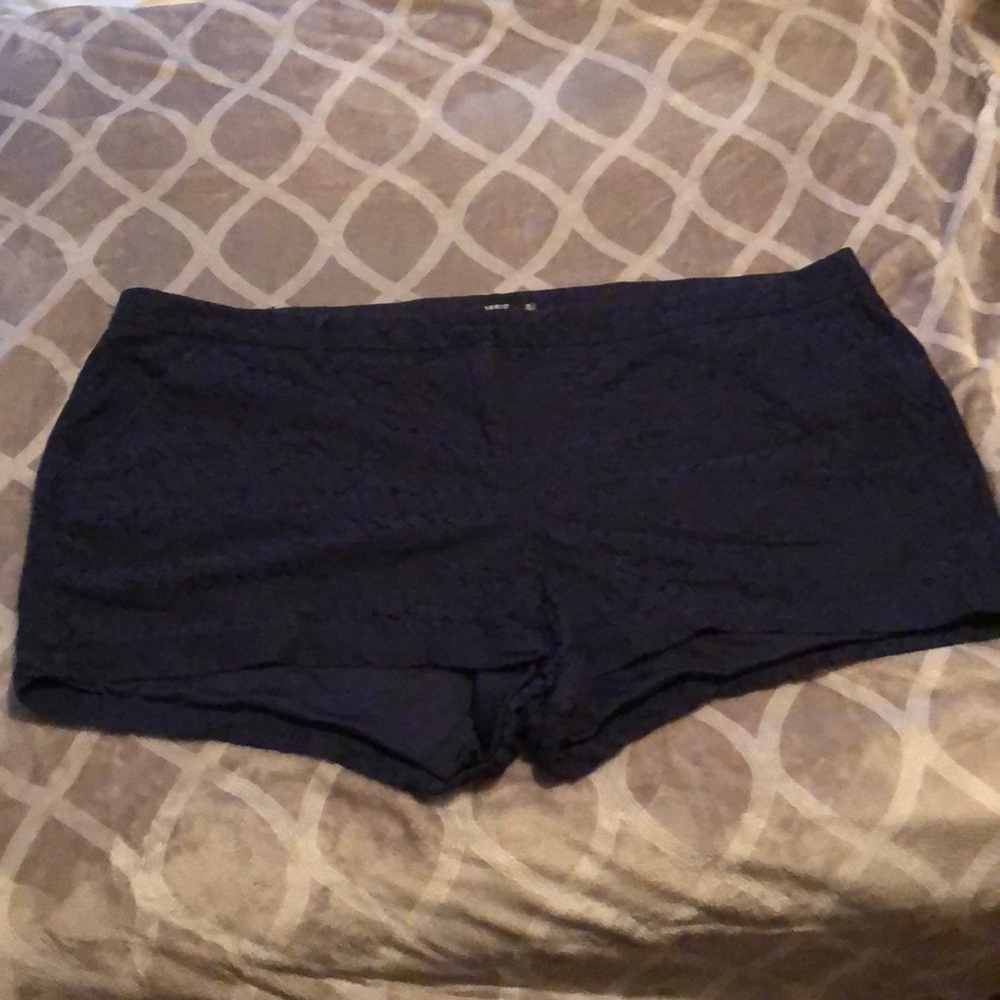 Size 28 torrid navy blue lace shorts